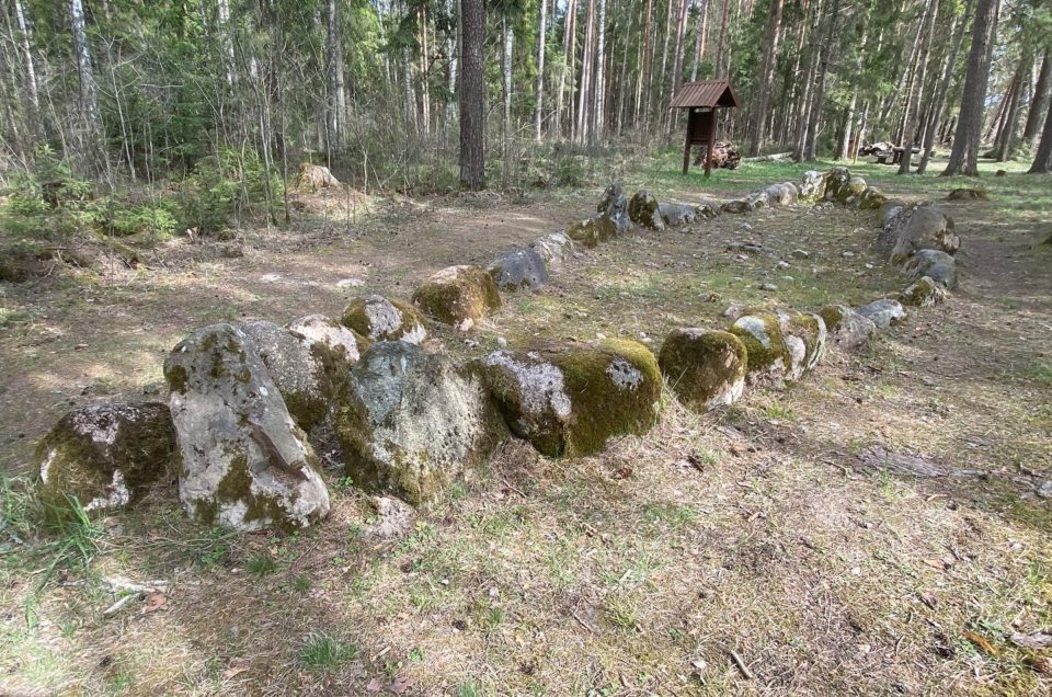 Bīlavu velna laiva – laukakmens krāvuma senkapi